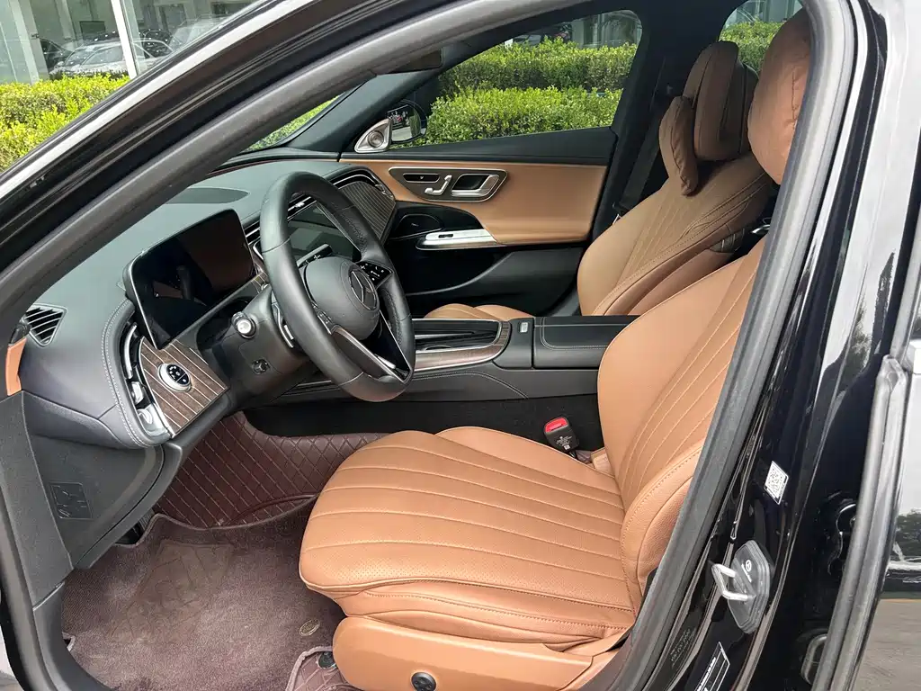 Mercedes-Benz E-Class — миниатюра 7