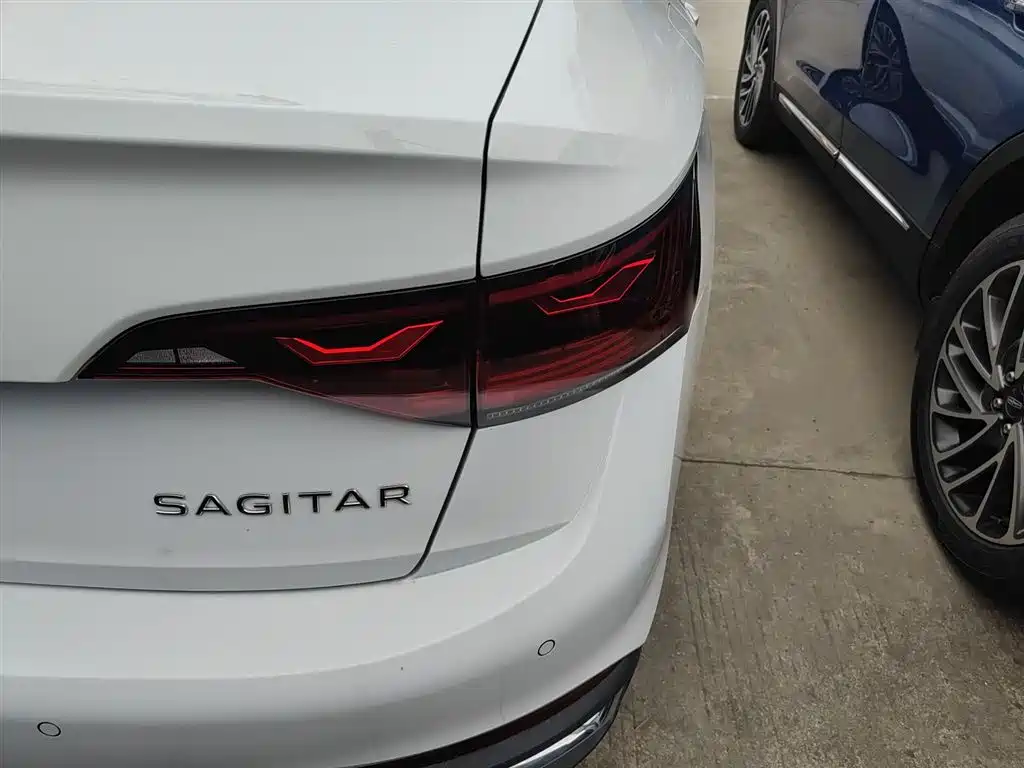 Volkswagen Sagitar 2025 200TSI DSG