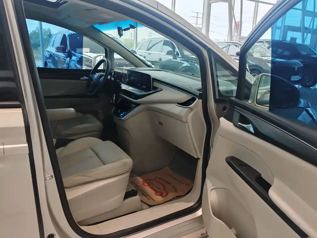 Buick GL8 — миниатюра 16