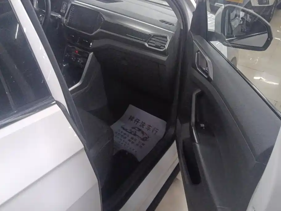 Volkswagen T-Cross — миниатюра 8