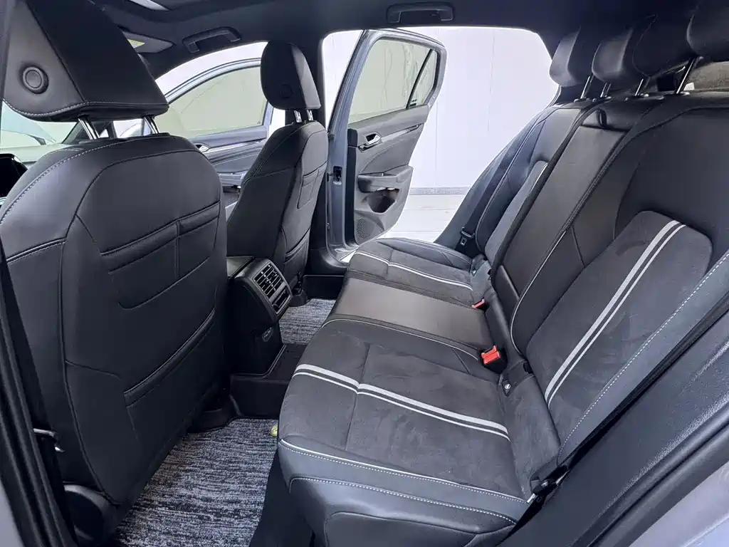 Volkswagen Golf — миниатюра 14