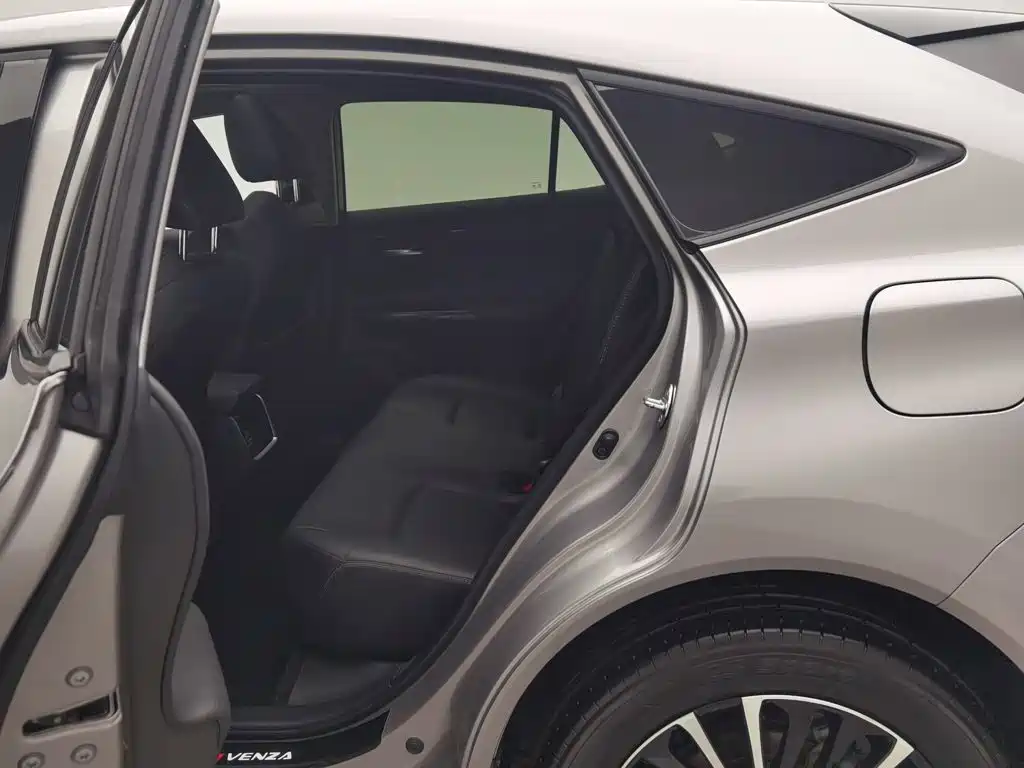 Toyota Venza — миниатюра 15