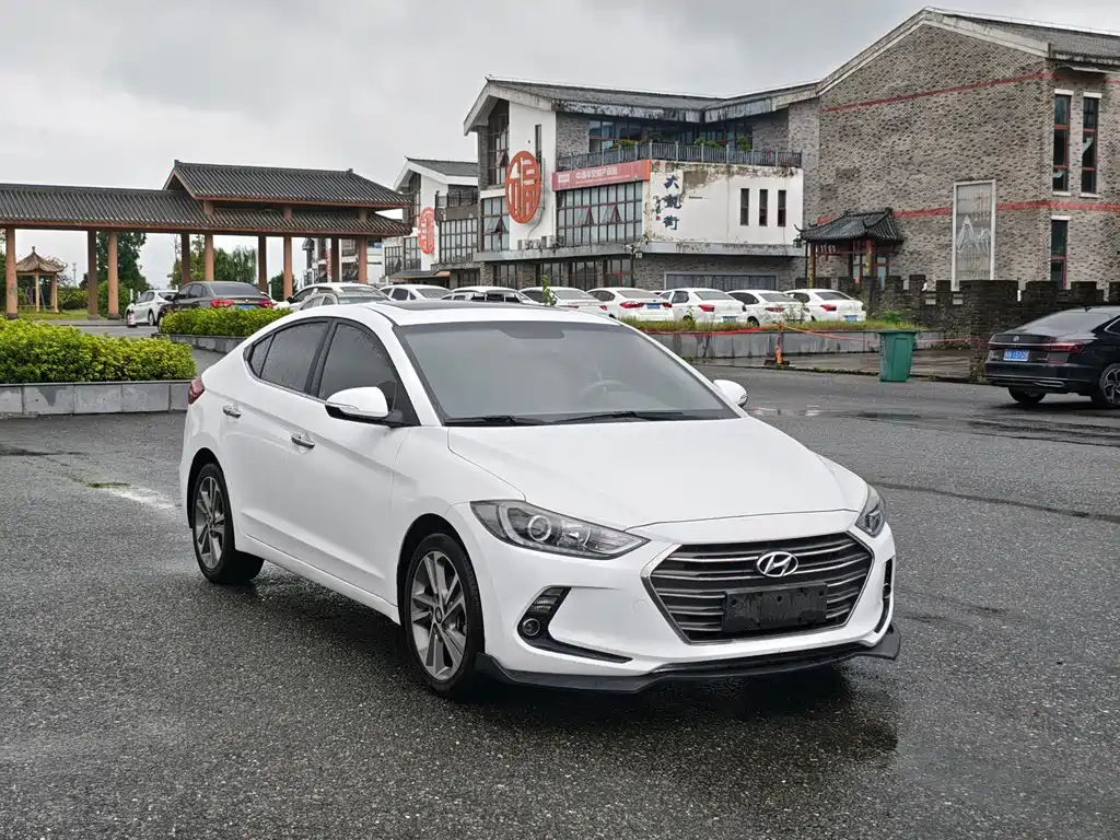 Hyundai Elantra — миниатюра 3