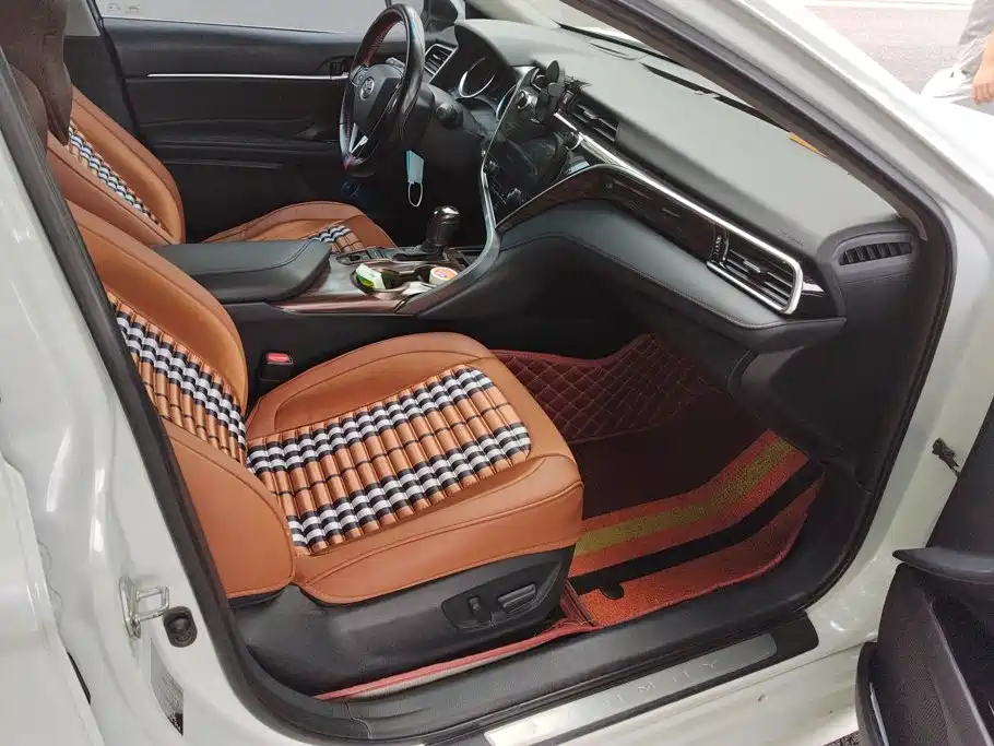 Toyota Camry — миниатюра 8