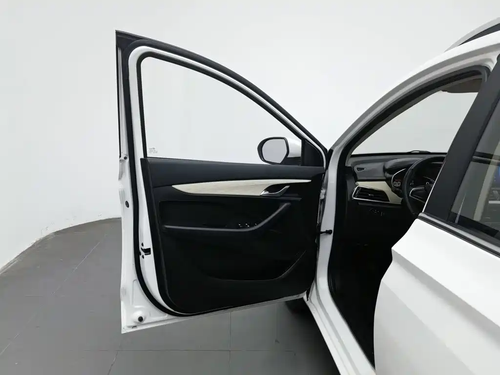 Baojun 360 — миниатюра 8