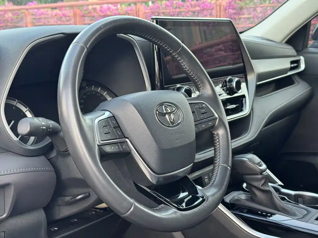 Toyota Highlander — миниатюра 20