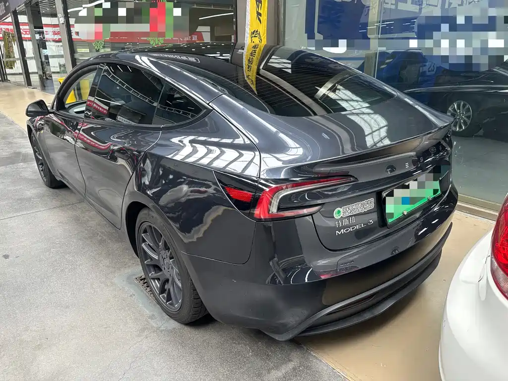 Tesla Model 3 — миниатюра 16