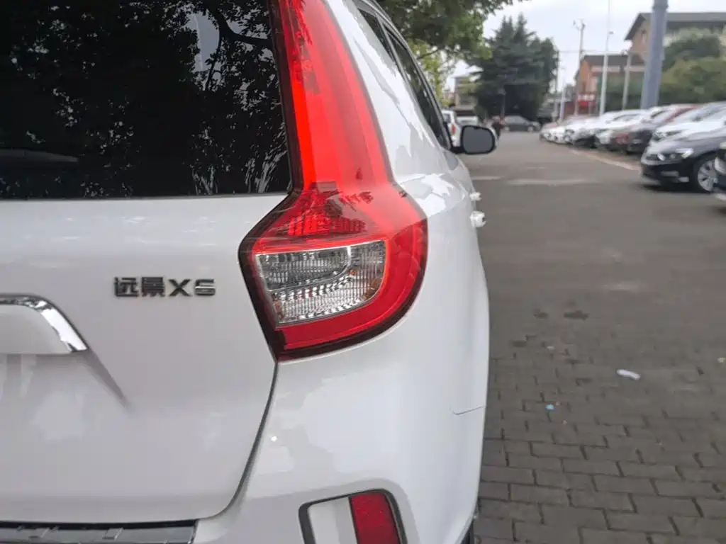 Geely Vision X6 — миниатюра 8