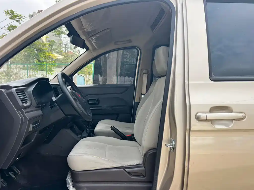 WULING WULING HONGGUANG V