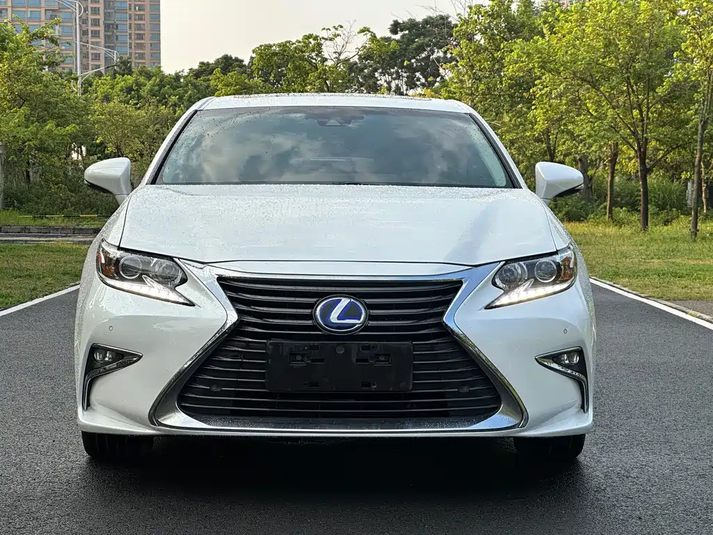 Lexus ES — миниатюра 2