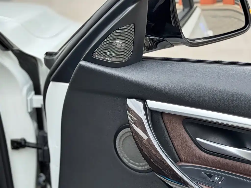 BMW 3 Series — миниатюра 24