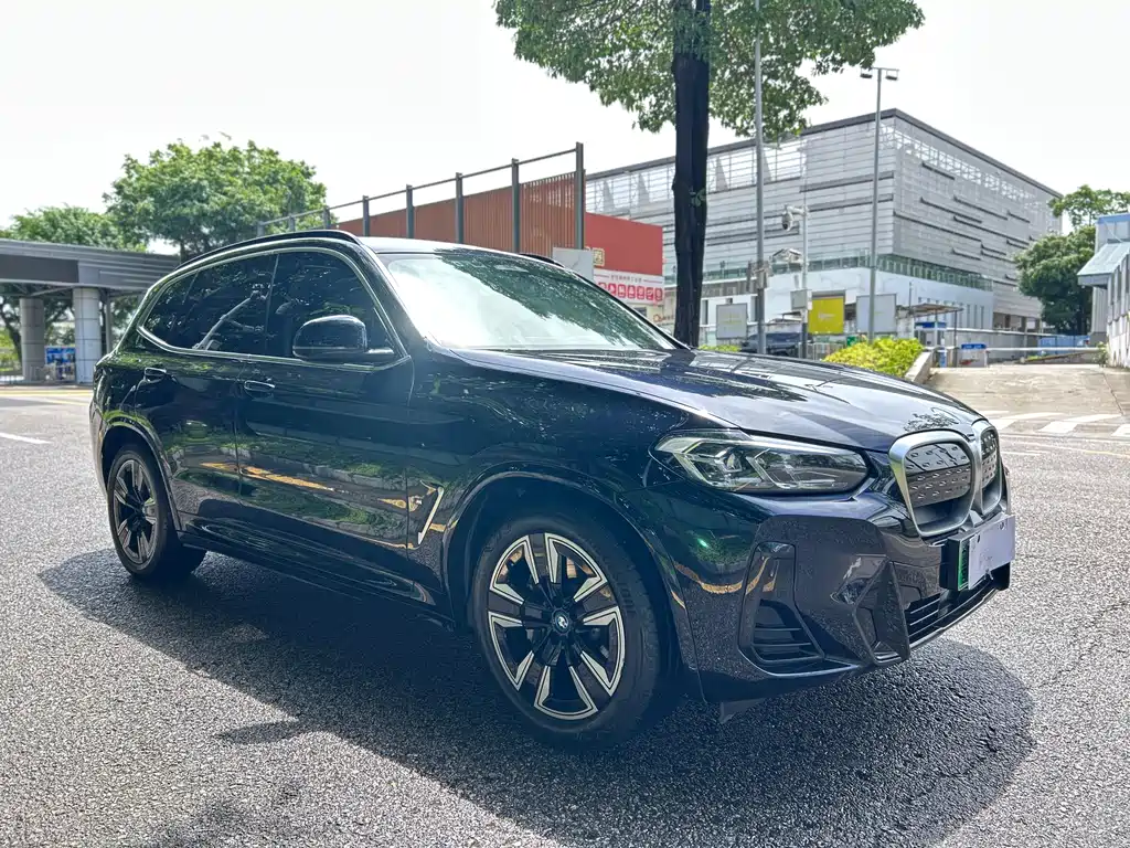 BMW iX3 2022 Lead