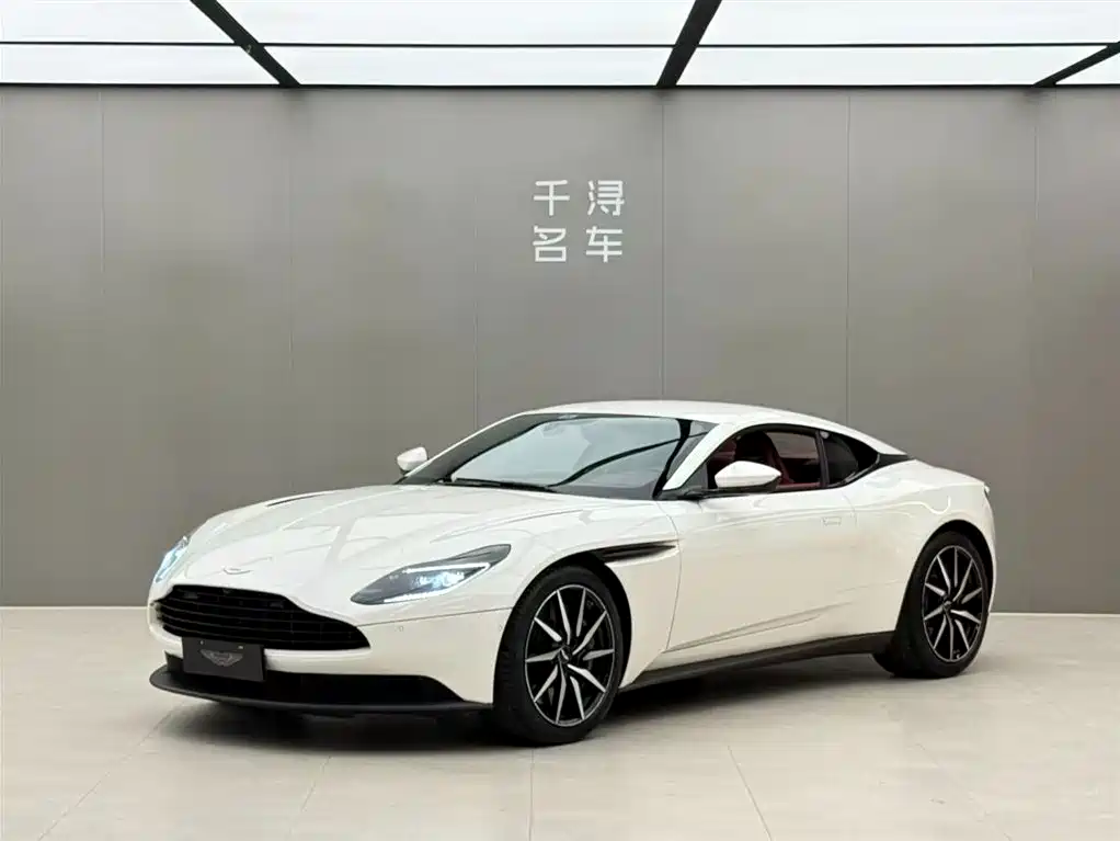 Купить Aston Martin DB11