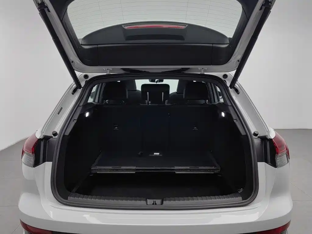 Audi Q4 e-tron — миниатюра 16