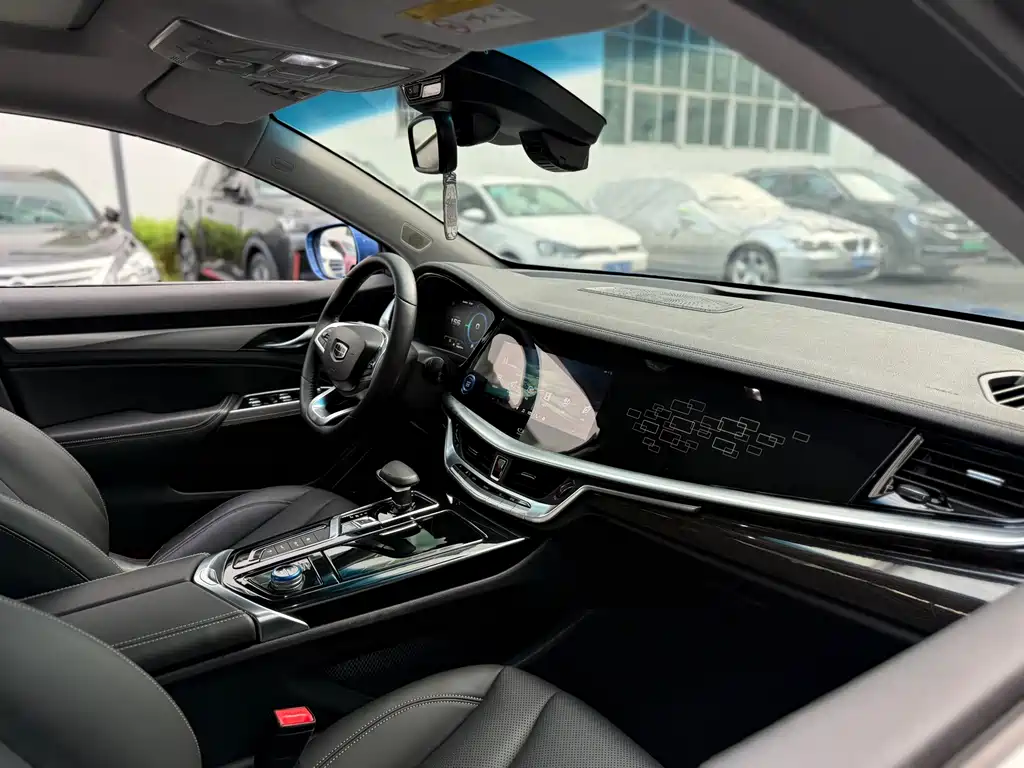 Geely Borui Hybrid — миниатюра 15