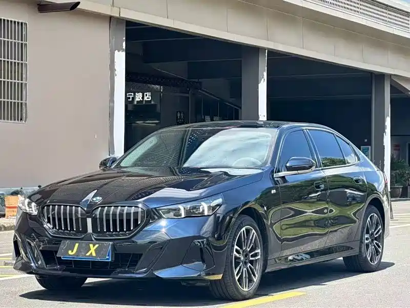 宝马5系 2024款 530Li 领先型 豪华套装 2024
