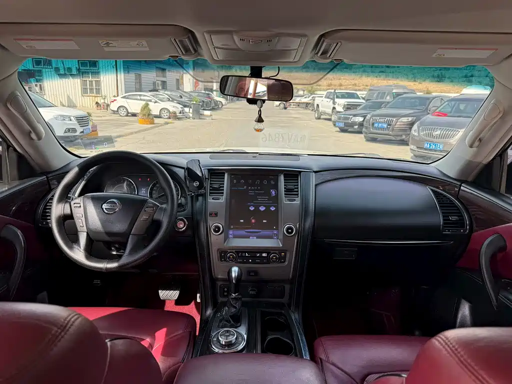 Nissan Patrol — миниатюра 5