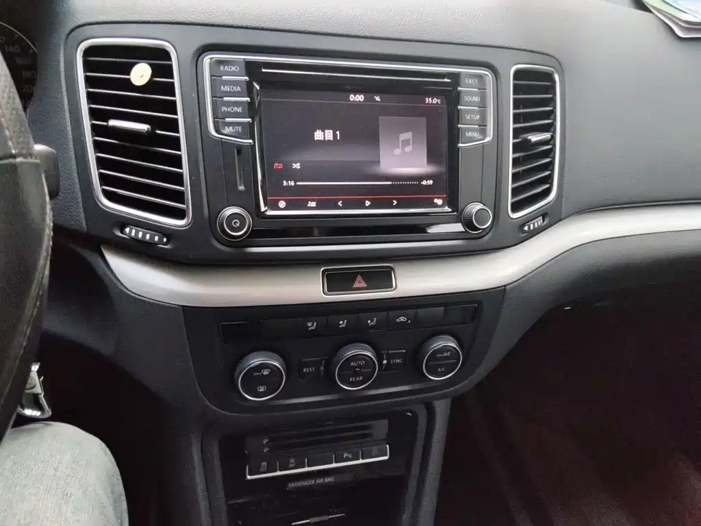 Volkswagen Sharan — миниатюра 9