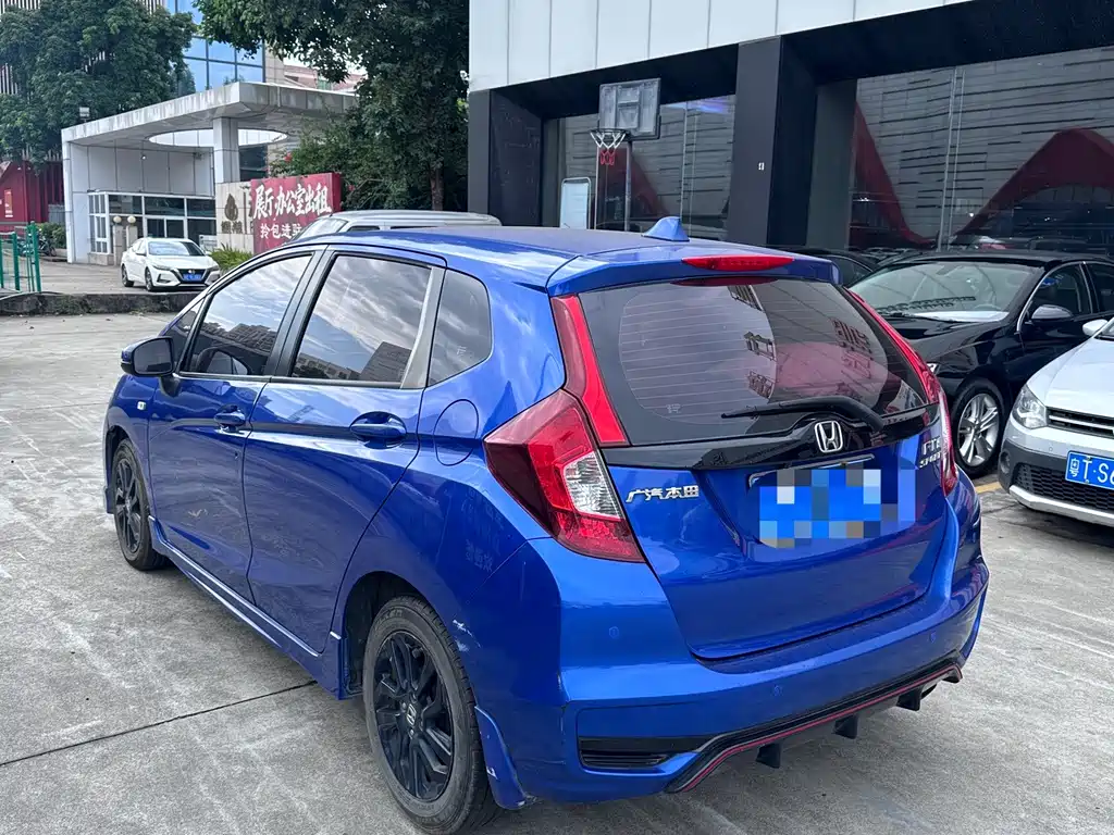 Honda Fit — миниатюра 7