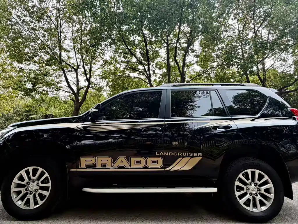 TOYOTA PRADO