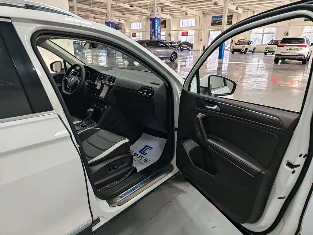 Volkswagen Tiguan L — миниатюра 13