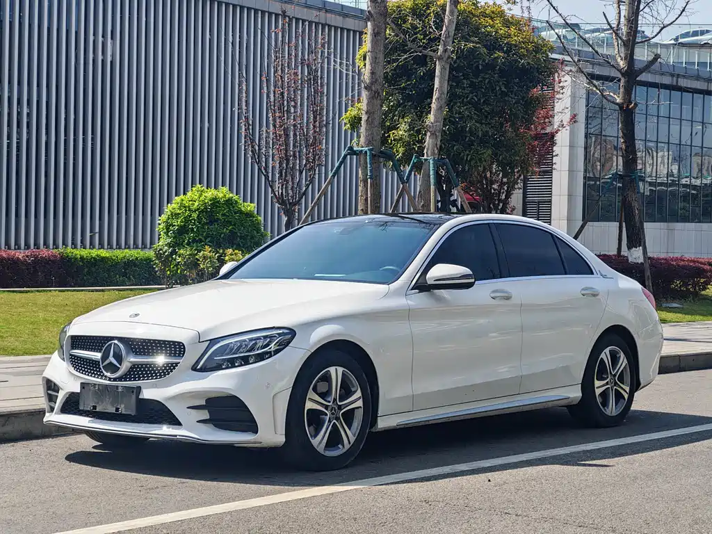 Mercedes-Benz C-Class 2022