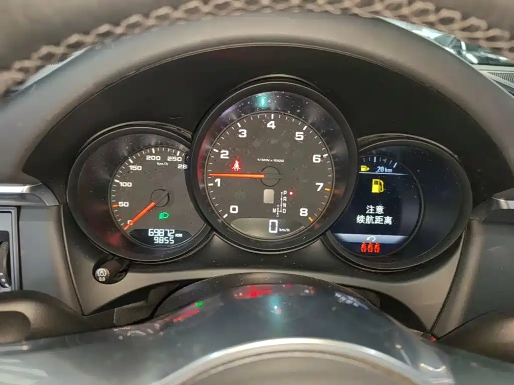 Porsche Macan — миниатюра 12