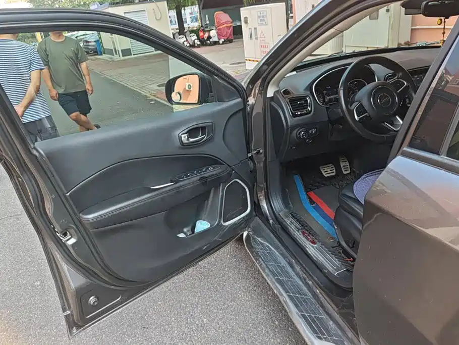 Jeep Compass — миниатюра 7