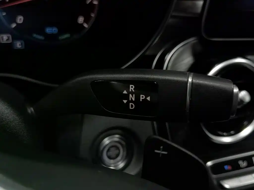 Mercedes-Benz C-Class — миниатюра 13