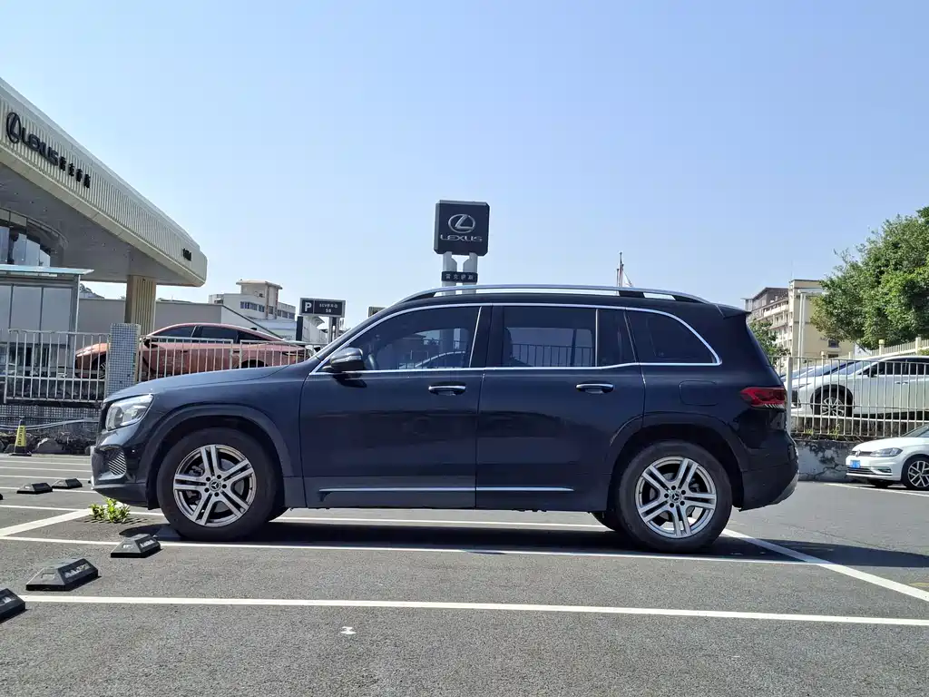 Mercedes-Benz GLB — миниатюра 4