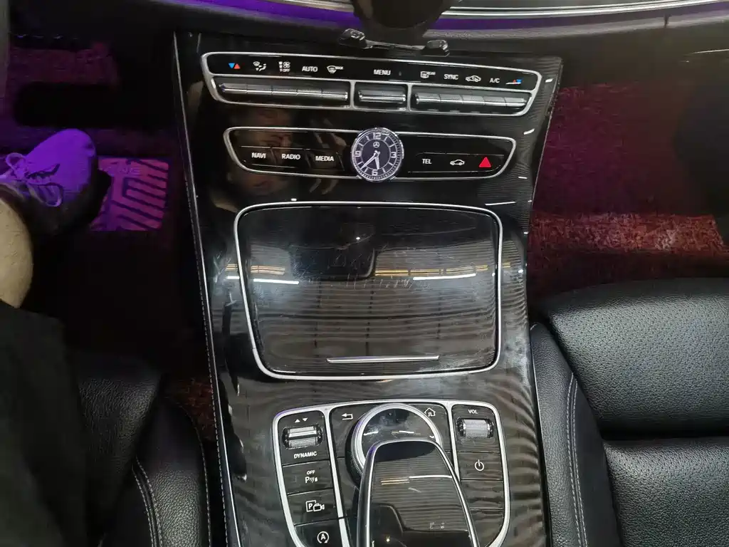 Mercedes-Benz E-Class — миниатюра 12