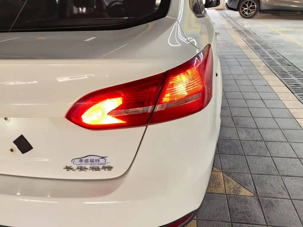 Ford Focus — миниатюра 8