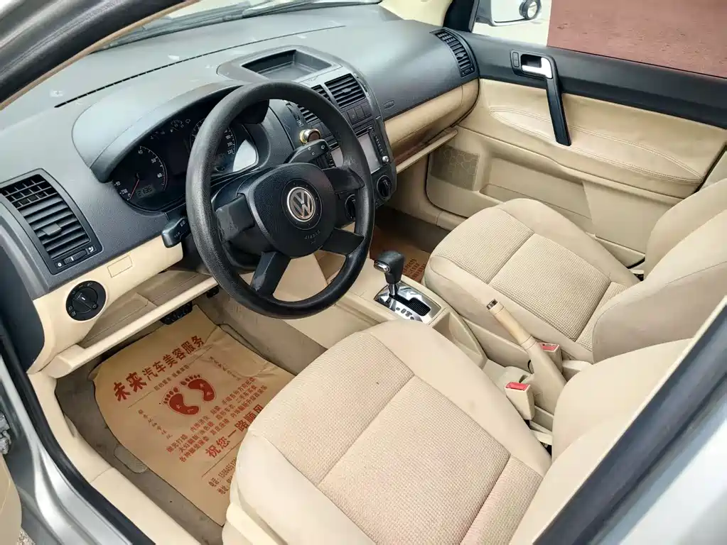 Volkswagen Polo 2007 1.4L AT