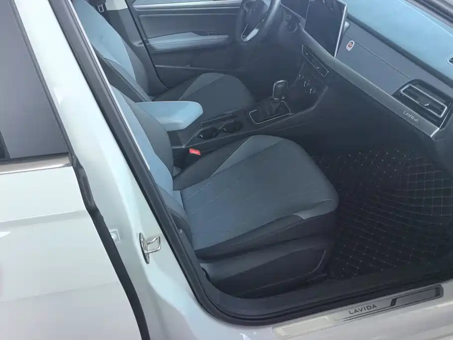 Volkswagen Lavida — миниатюра 8