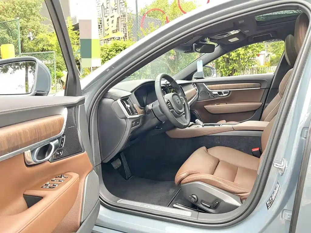 Volvo S90 — миниатюра 7
