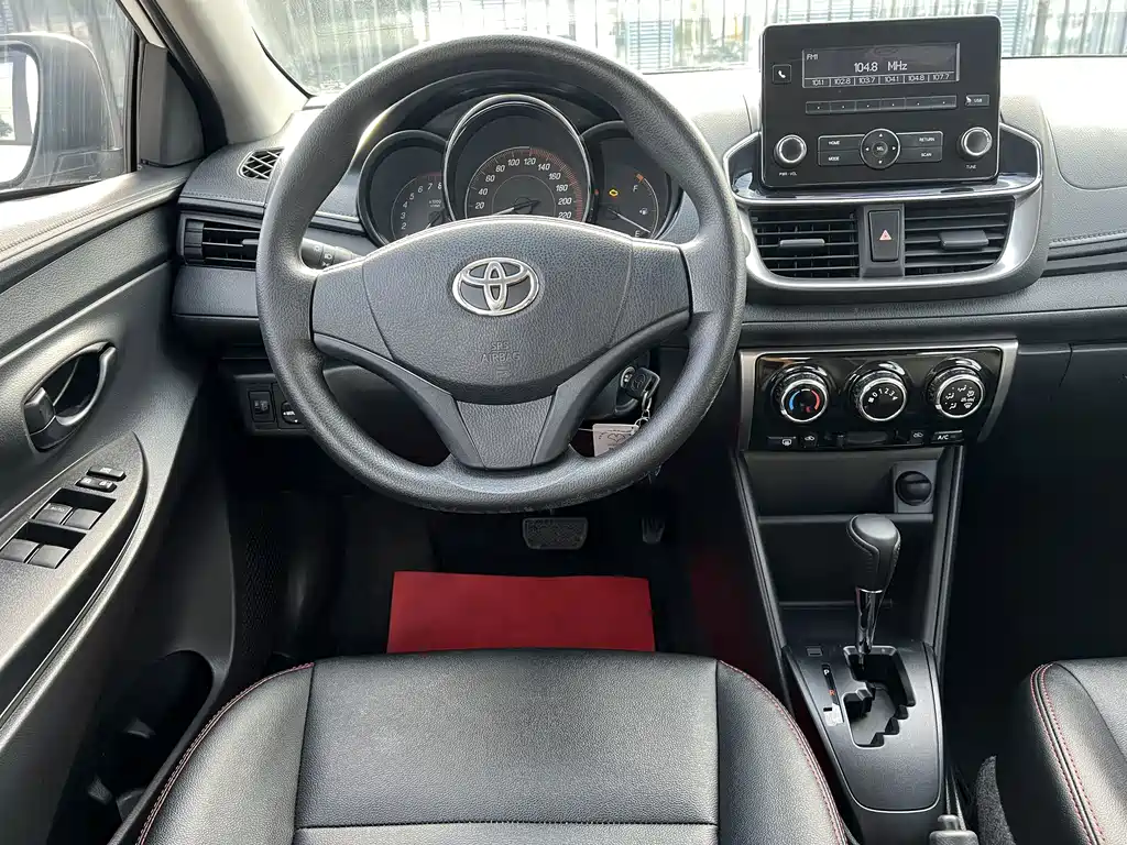Toyota Yaris L — миниатюра 13