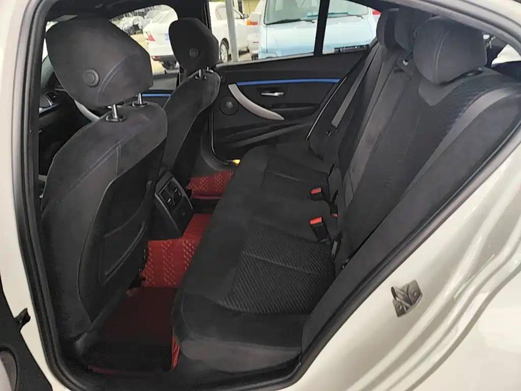 BMW 3 Series — миниатюра 17