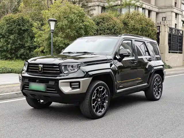 TANK TANK 700 NEW ENERGY 2025