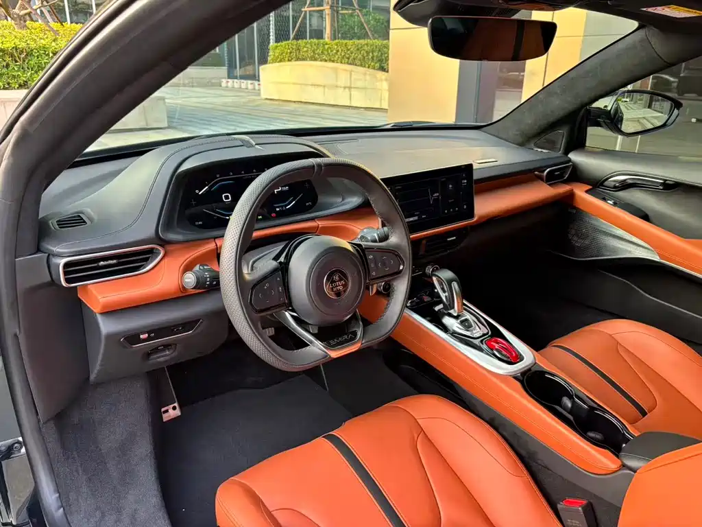 Lotus Emira — миниатюра 6