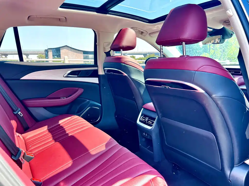 Hongqi Hongqi H5 — миниатюра 13