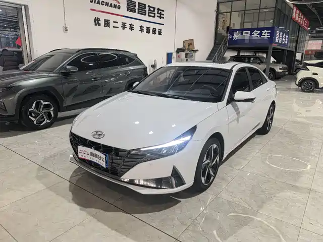 HYUNDAI ELANTRA