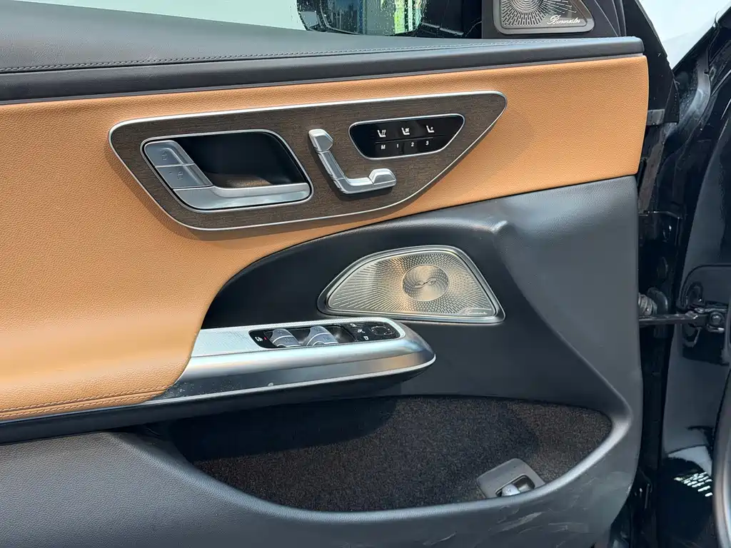 Mercedes-Benz E-Class — миниатюра 17