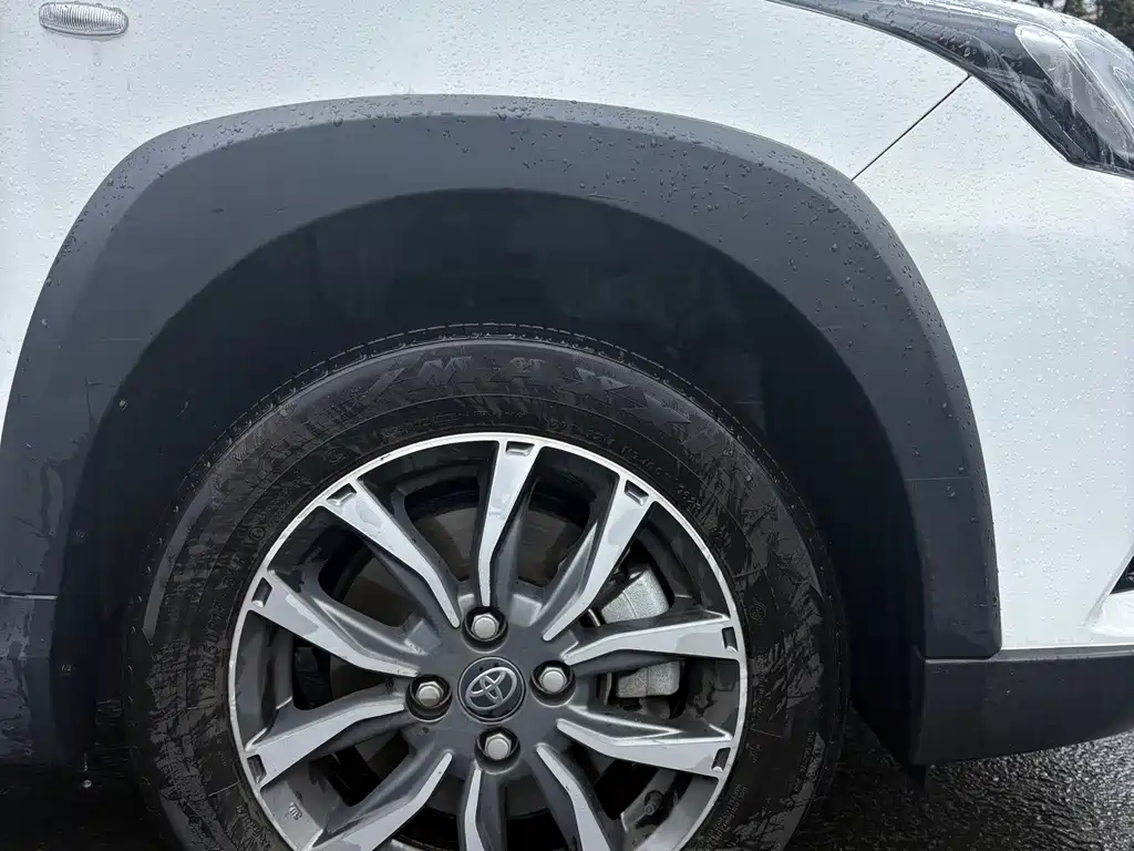 Toyota Yaris L — миниатюра 13