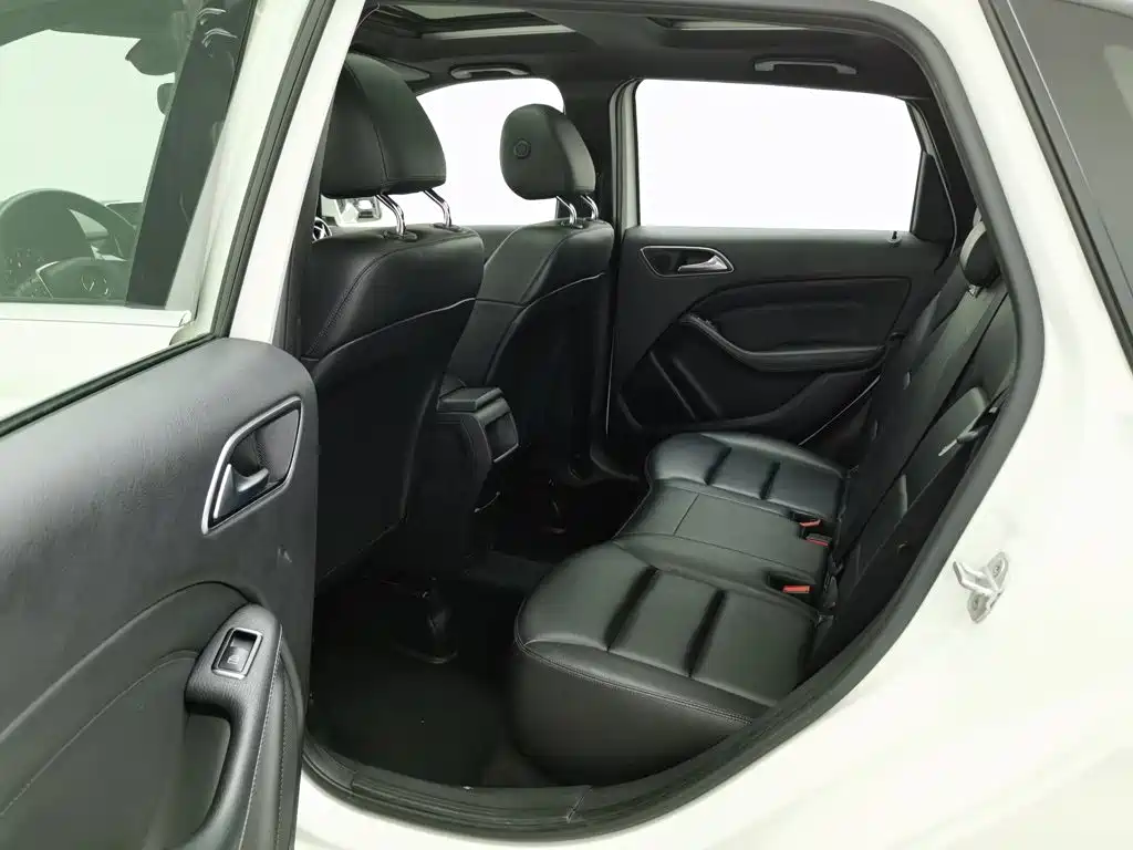 Mercedes-Benz B-Class — миниатюра 15