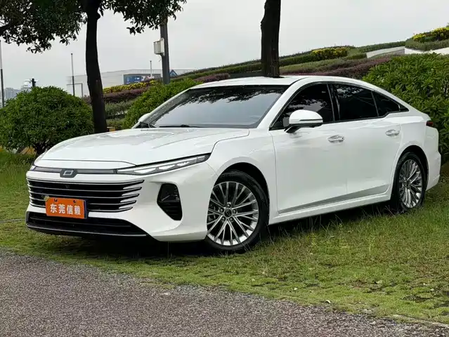 2025 Bestune B70