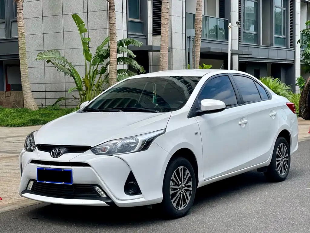 Купить Toyota Yaris L