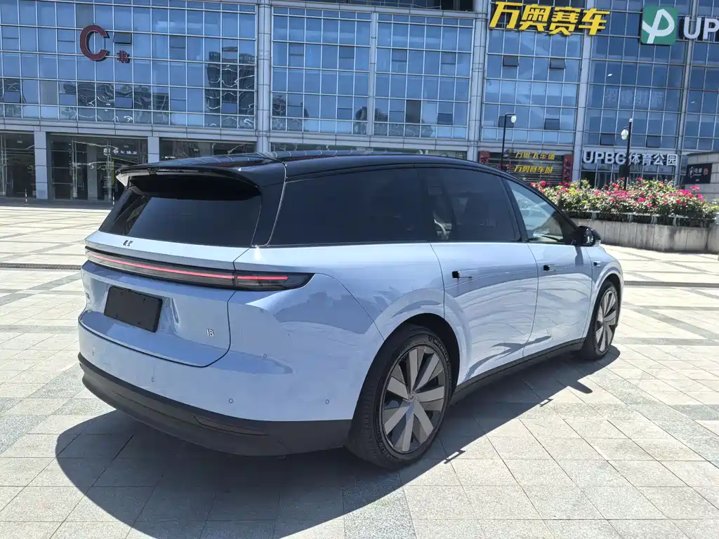 Li Auto i8 2025 Standard