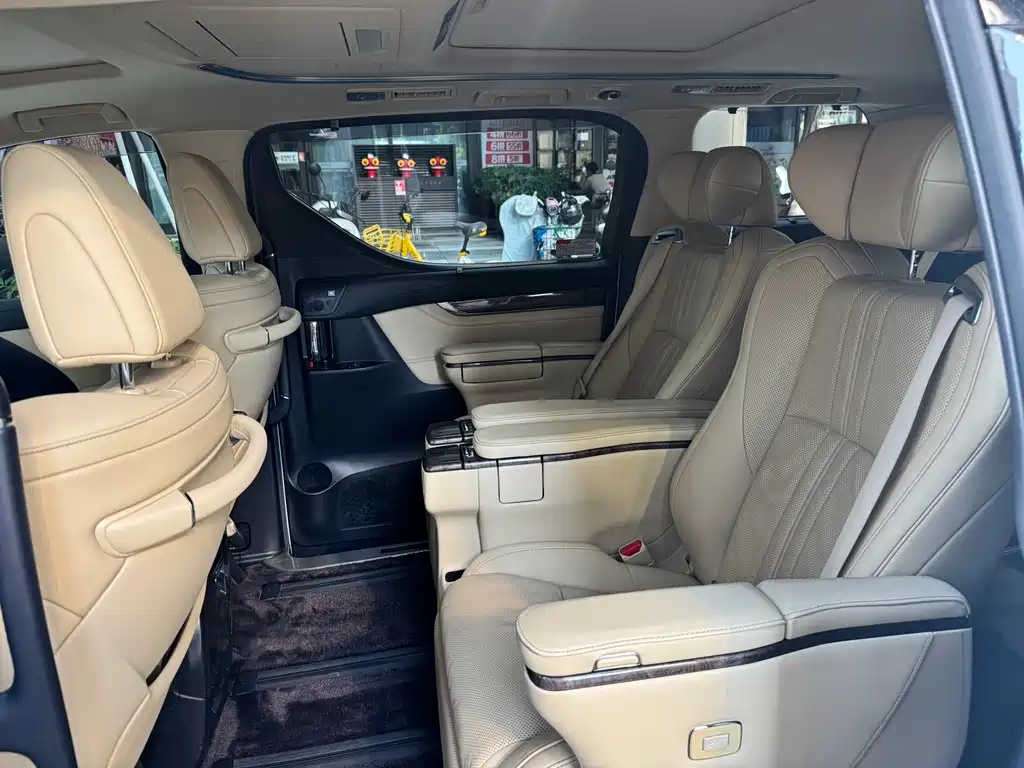 Toyota Alphard 2018 3.5L Luxury