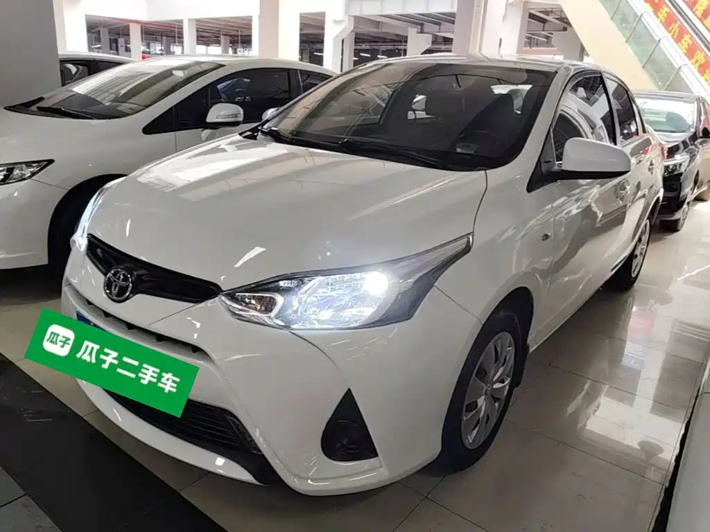 Toyota Yaris L — миниатюра 2