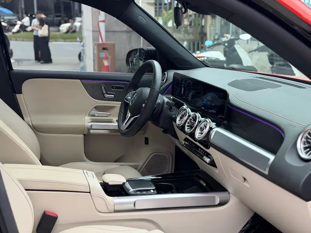 Mercedes-Benz EQB — миниатюра 12